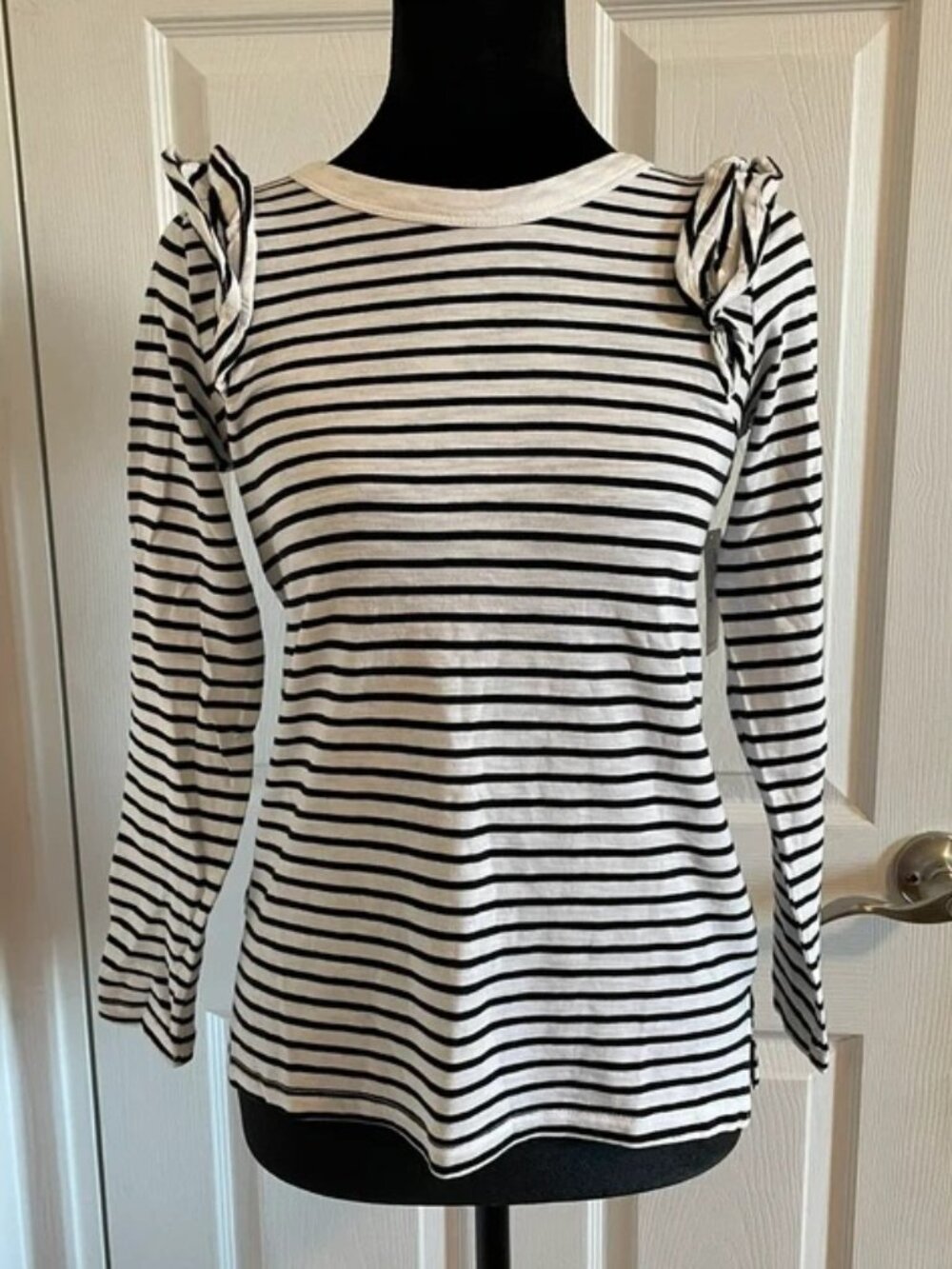 Old Navy Women’s Black White Striped Ruffle Long Sleeve Top XS NWT